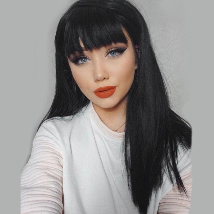 Черный цвет волос с челкой