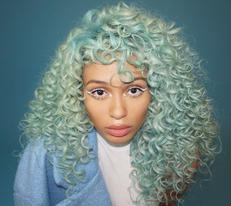 Прическа кудри