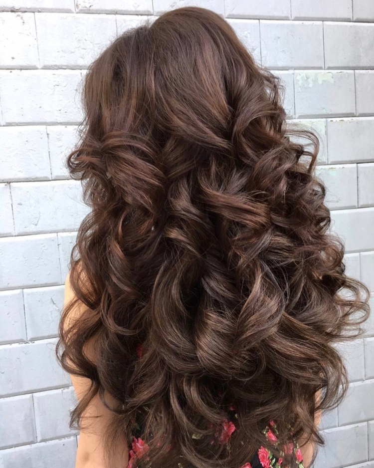 Шикарные длинные светлые волосы