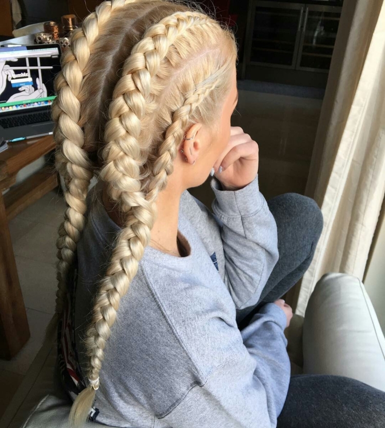 Четыре колоска на голове