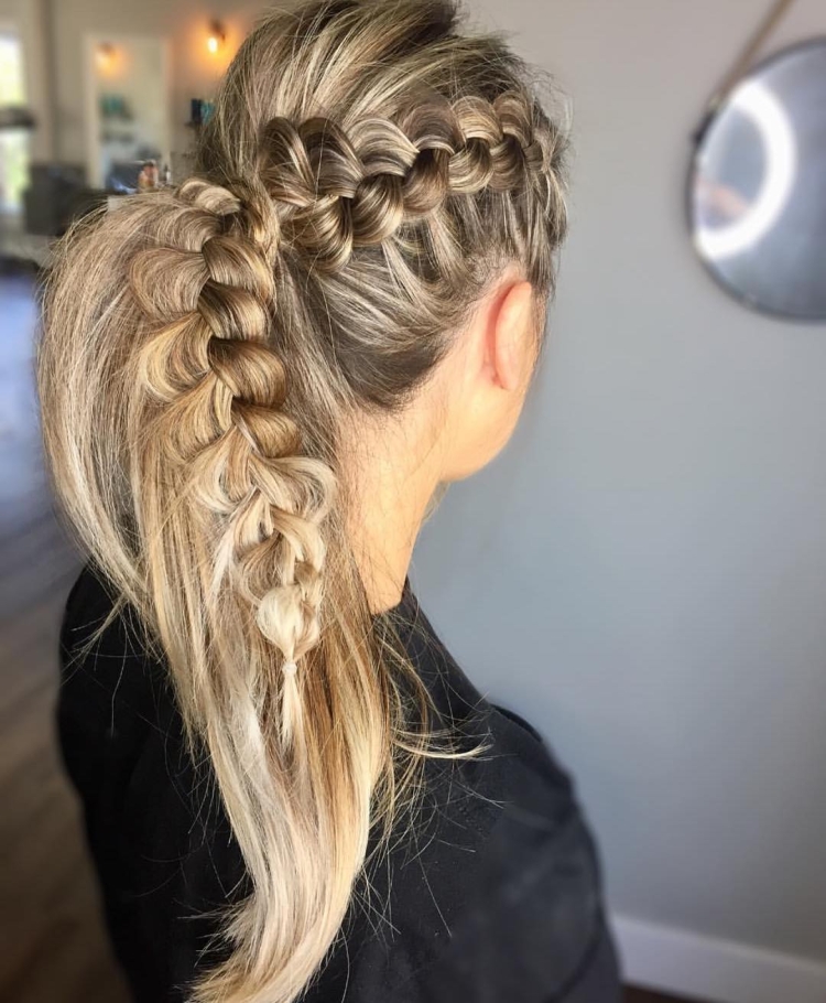 Прически с косичками