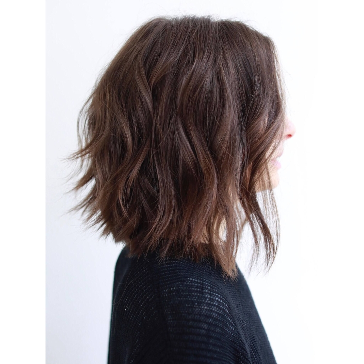 Удлиненное каре на тонкие волнистые волосы