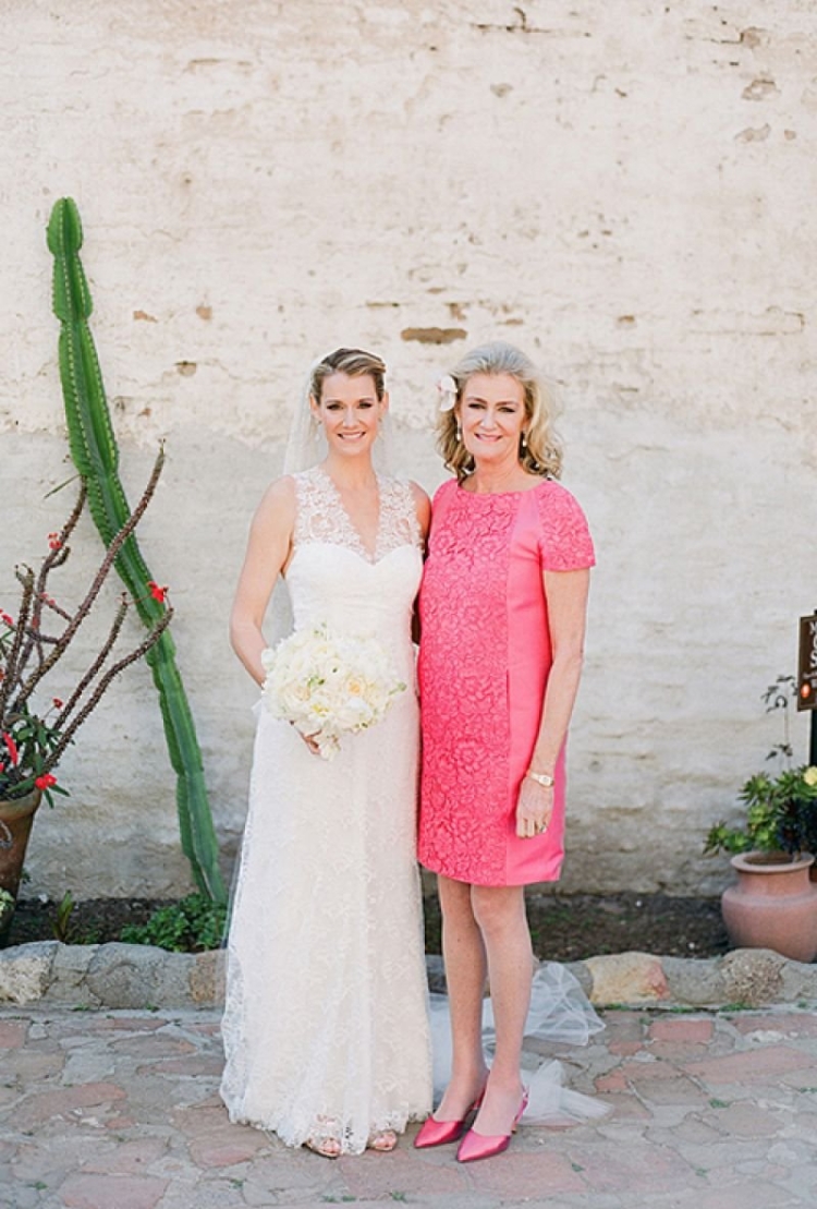 Платье для мамы с короткой стрижкой невесты