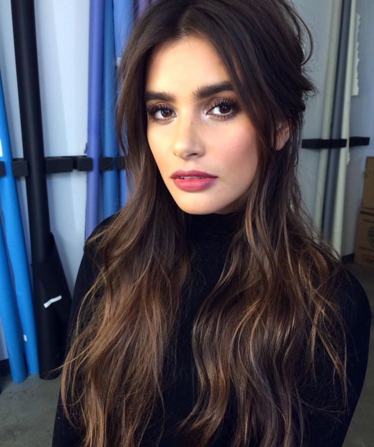 Контуринг волос на темные волосы длинные прямые