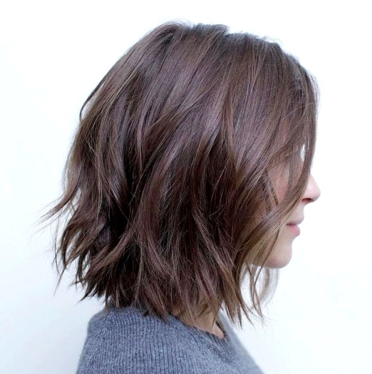 Стрижка Каскад градуированный на средние