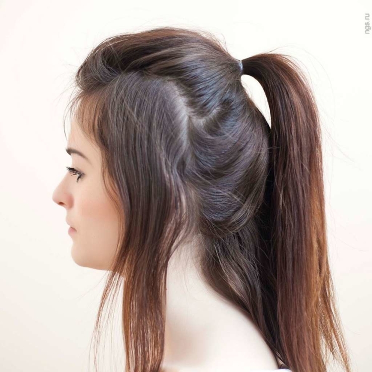 Хвост смвыпущеными прядями