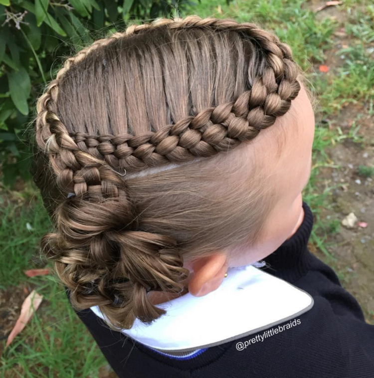 Обычные косички для девочек в садик