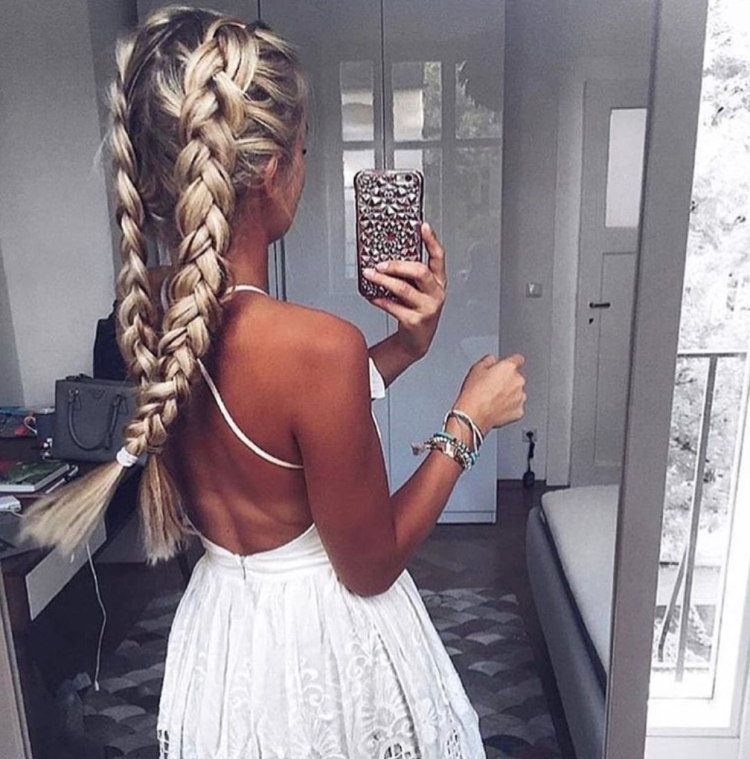 Косы с белым канекалоном