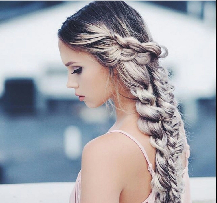 Две длинные косы