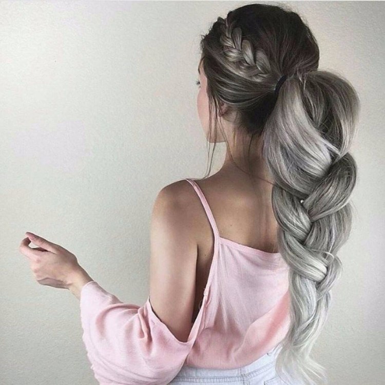 Косы на пепельных волосах