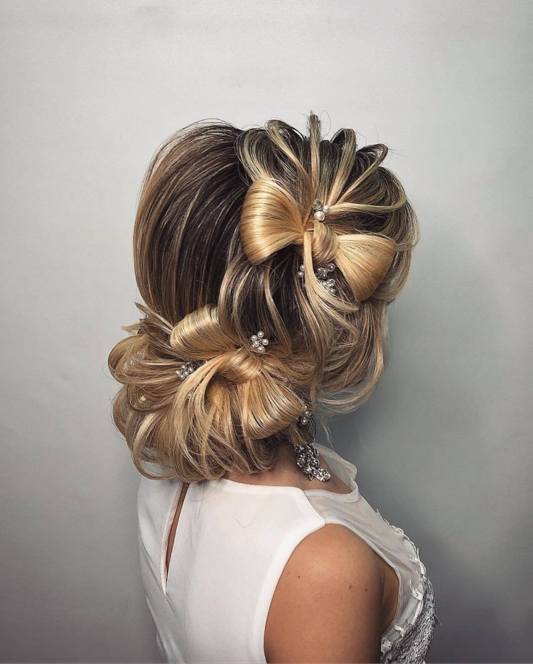 Прически с заколкой бантом женские