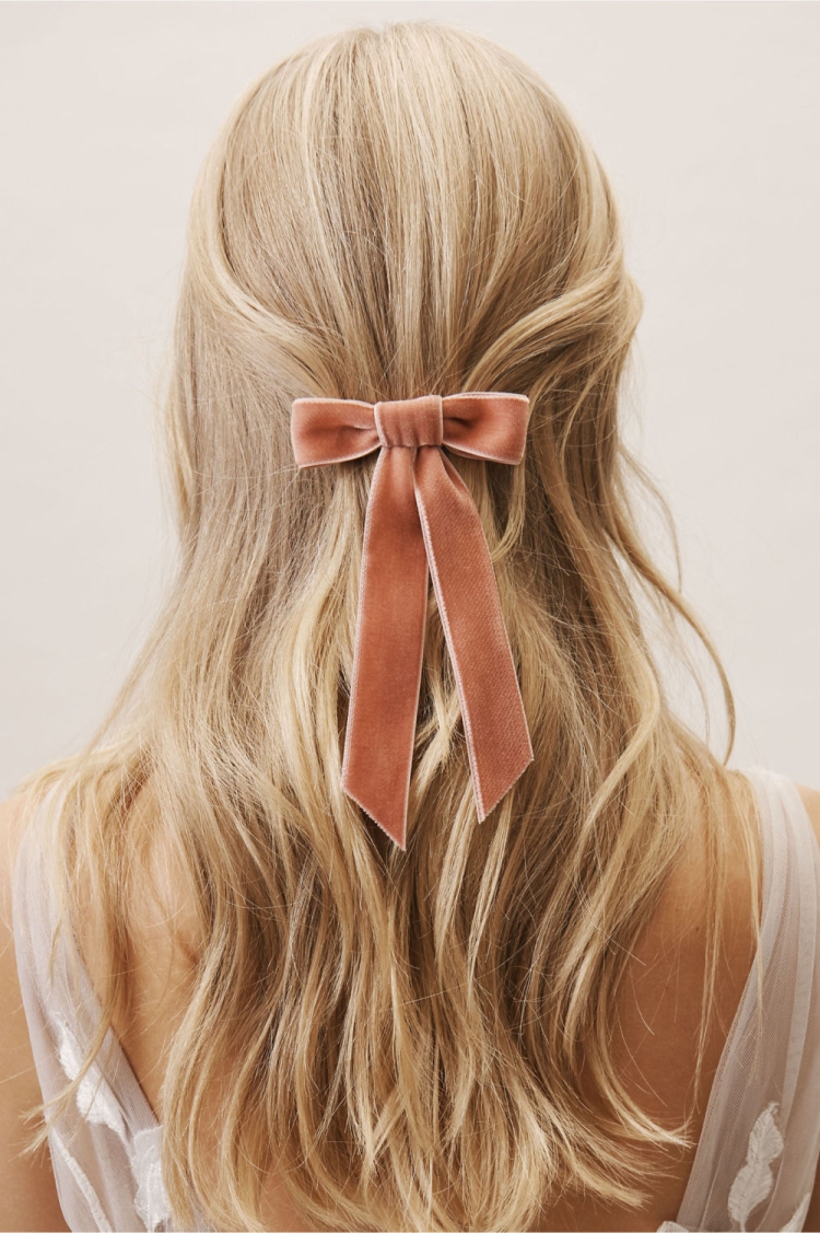 Пучок с бантом