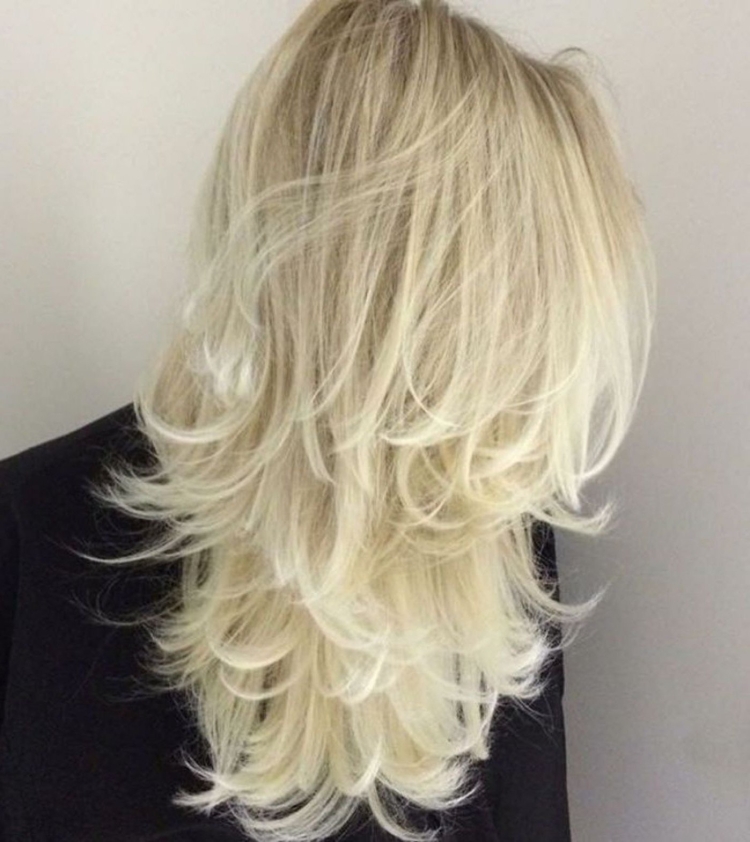 Стрижка Каскад градуированный на средние