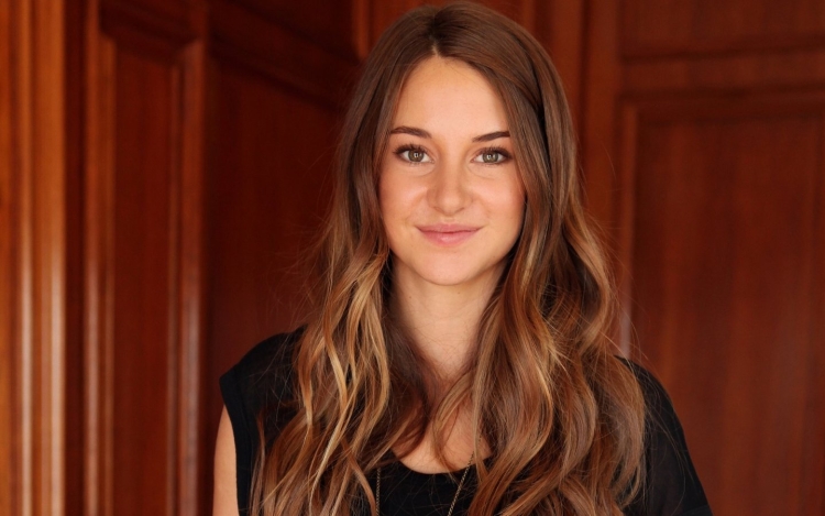 Анджелина Джоли в 25