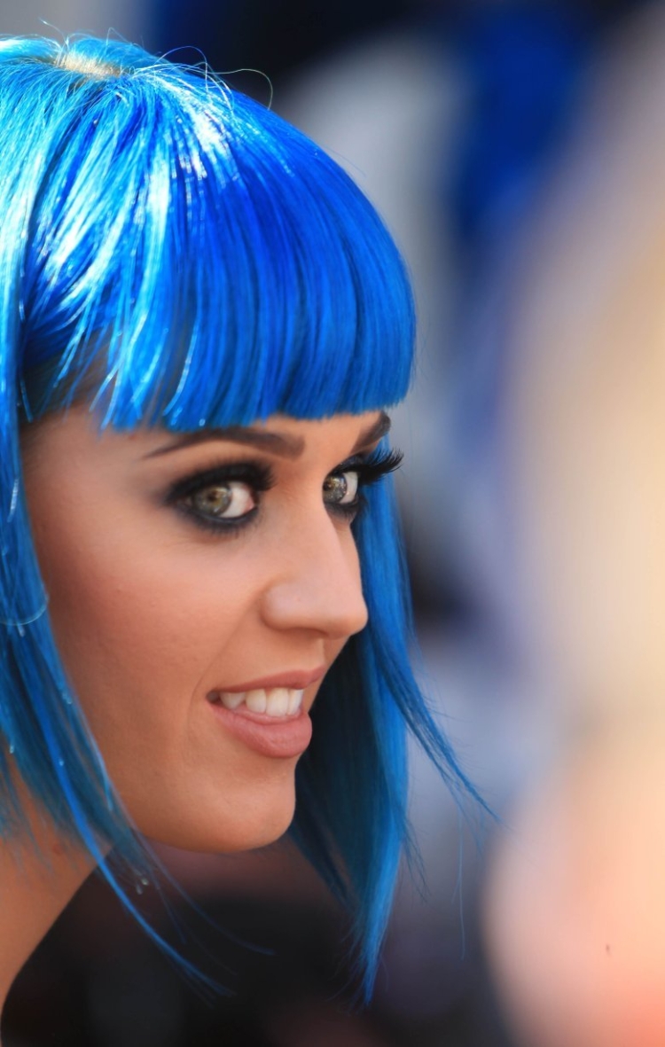 Кэти Перри с голубыми волосами