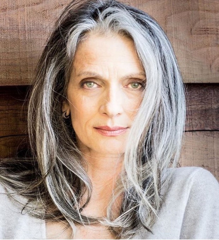 Дафна Хикс Grey hair