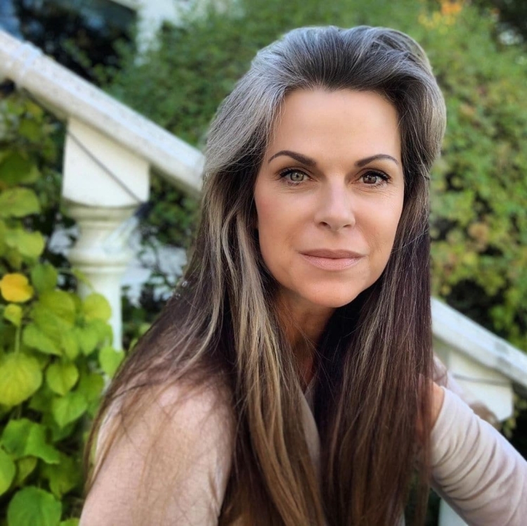 Седина у женщин