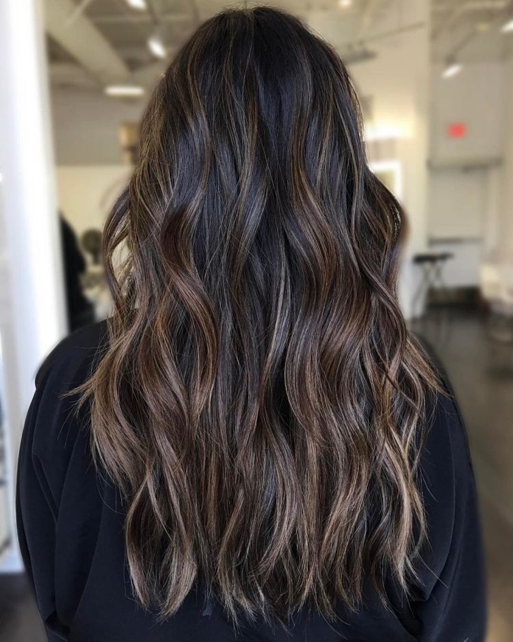 Мелирование на темных прямых волосах