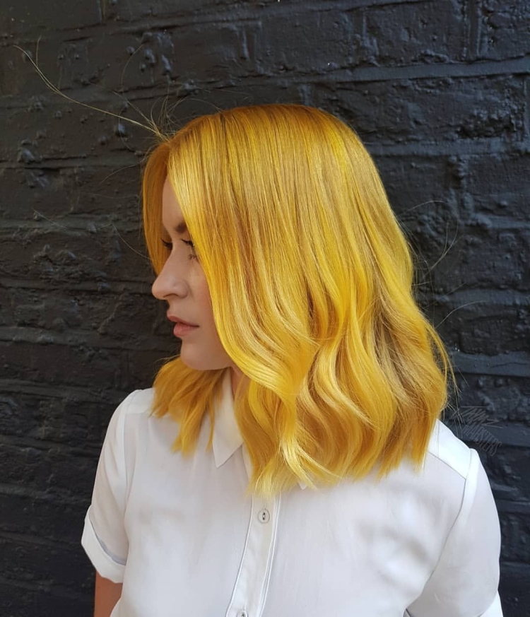 Светло желтые волосы