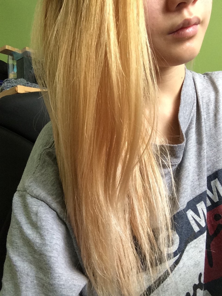 Осветленные волосы желтые