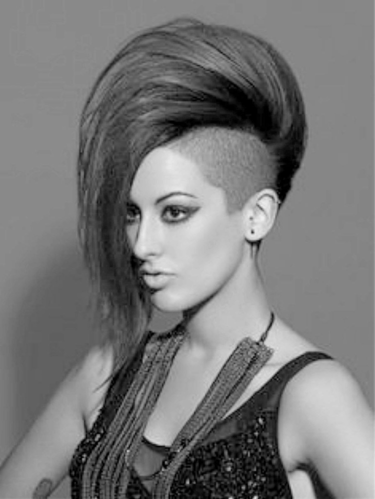 Стрижки с выбритыми висками