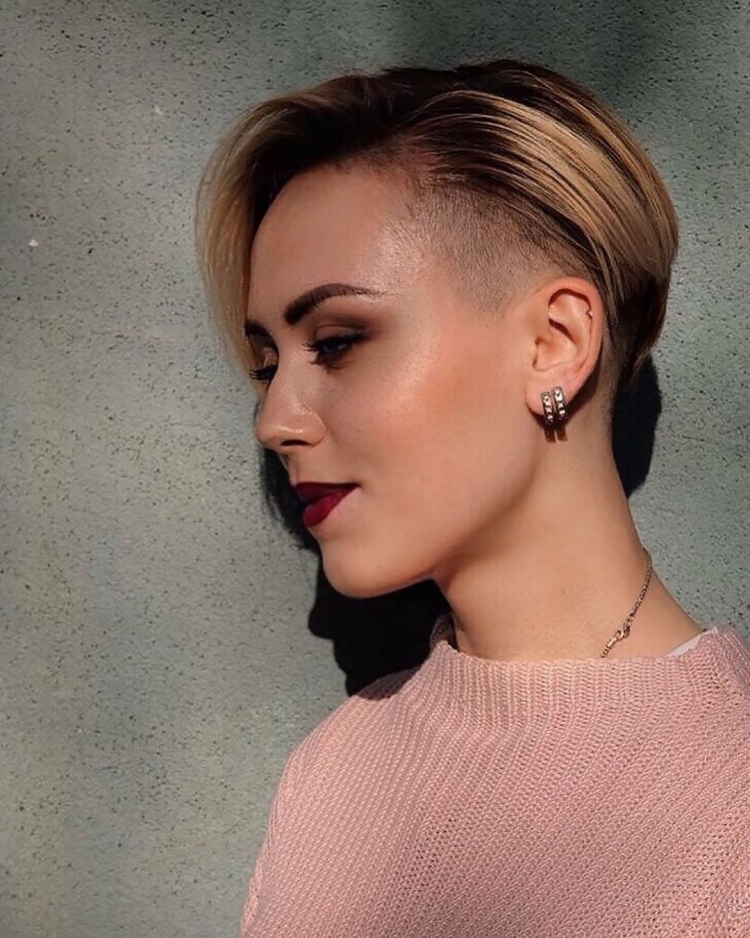 Боб андеркат женская