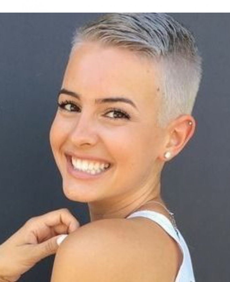 Женские стрижки на очень короткие волосы