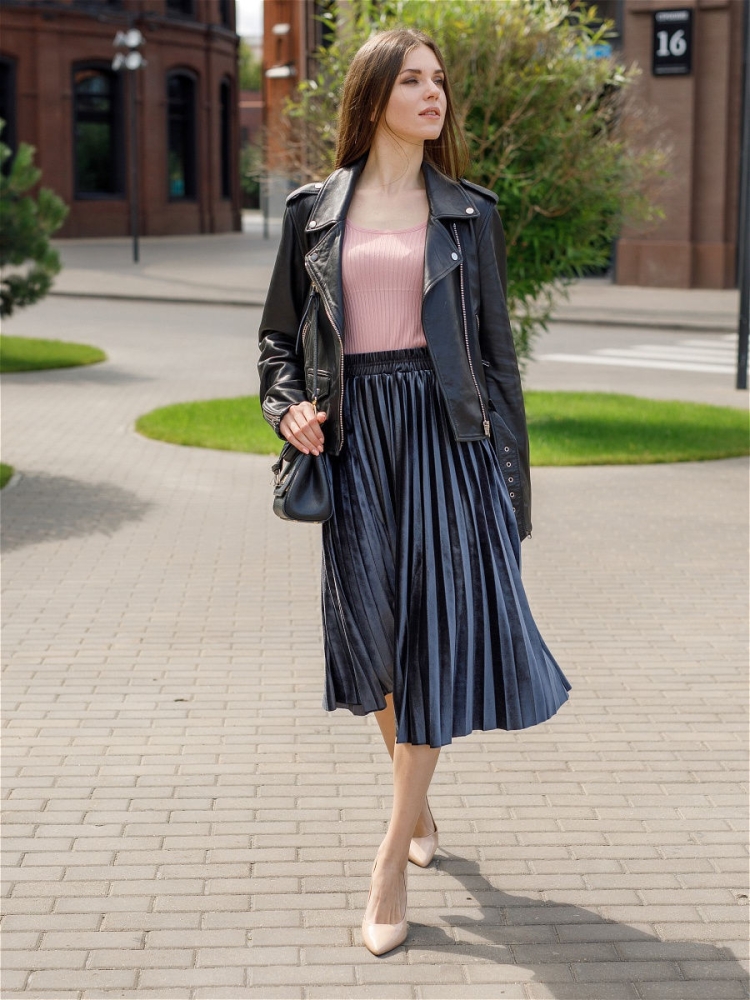 Шелковое платье с косухой