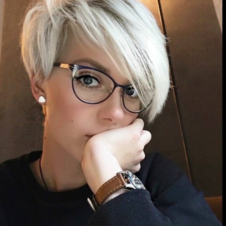 Длинная Пикси с удлиненной челкой