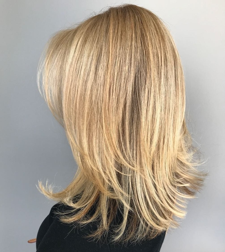 Стрижка Каскад на средние волосы тонкие волосы