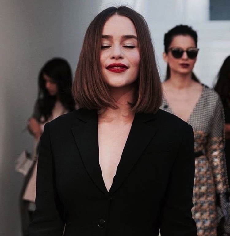 Эмилия Кларк каре