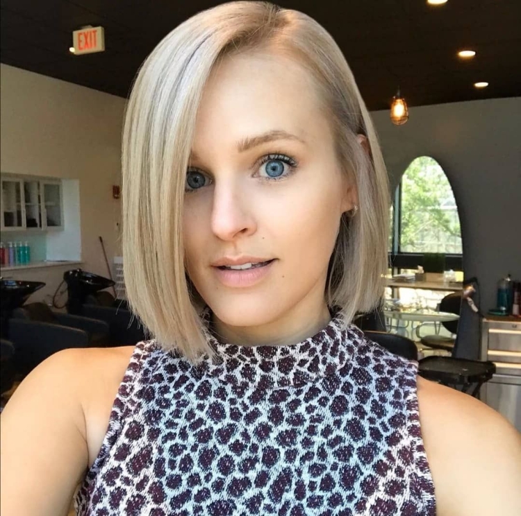 Каре ровное очень короткое без челки