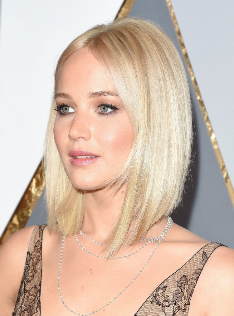 Дженнифер Лоуренс стрижка каре