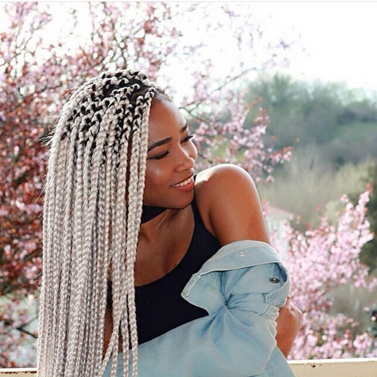 Селена Гомес афрокосы