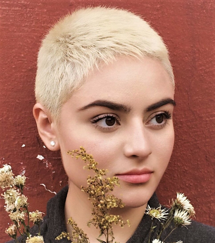 Стрижка Ёжик женская