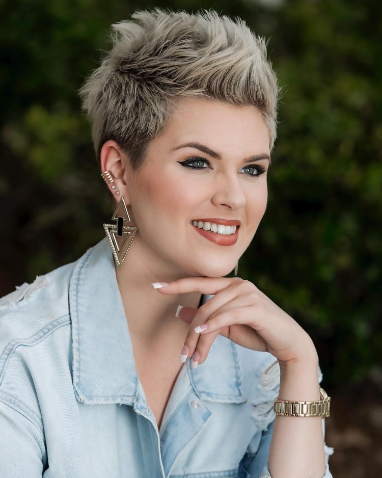 Стрижка Ёжик женская на короткие