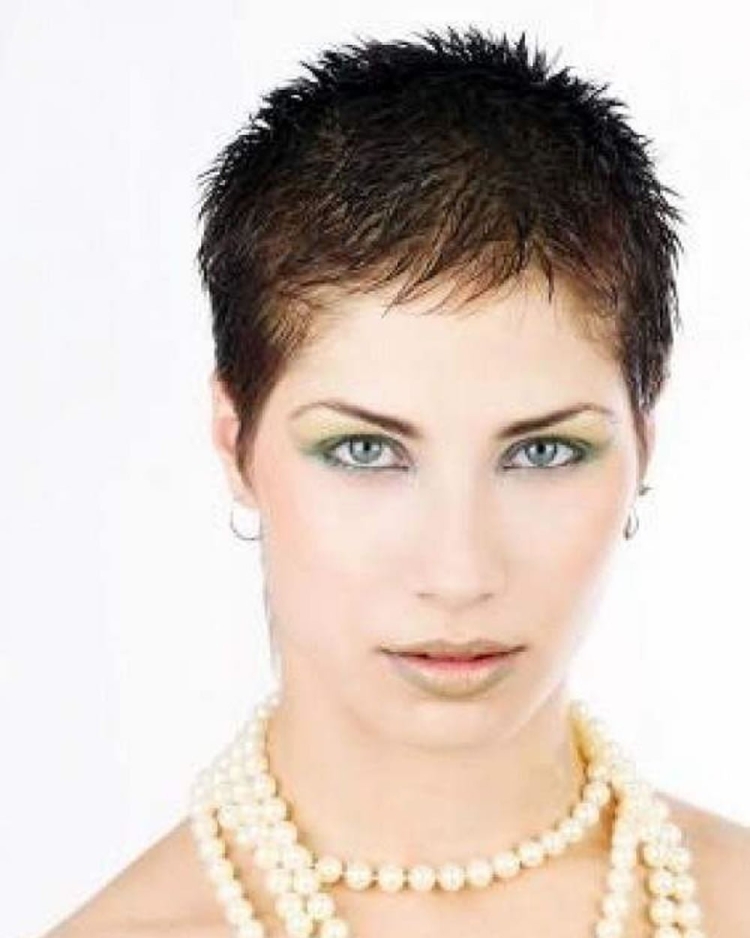 Пикси улттра короткая стрижка