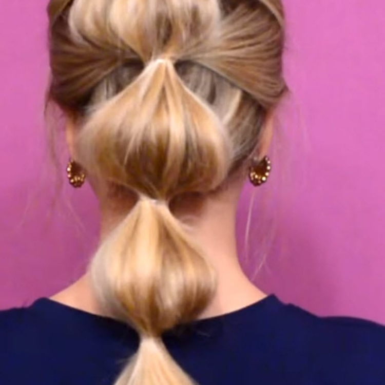 Прическа хвостик с резиночками