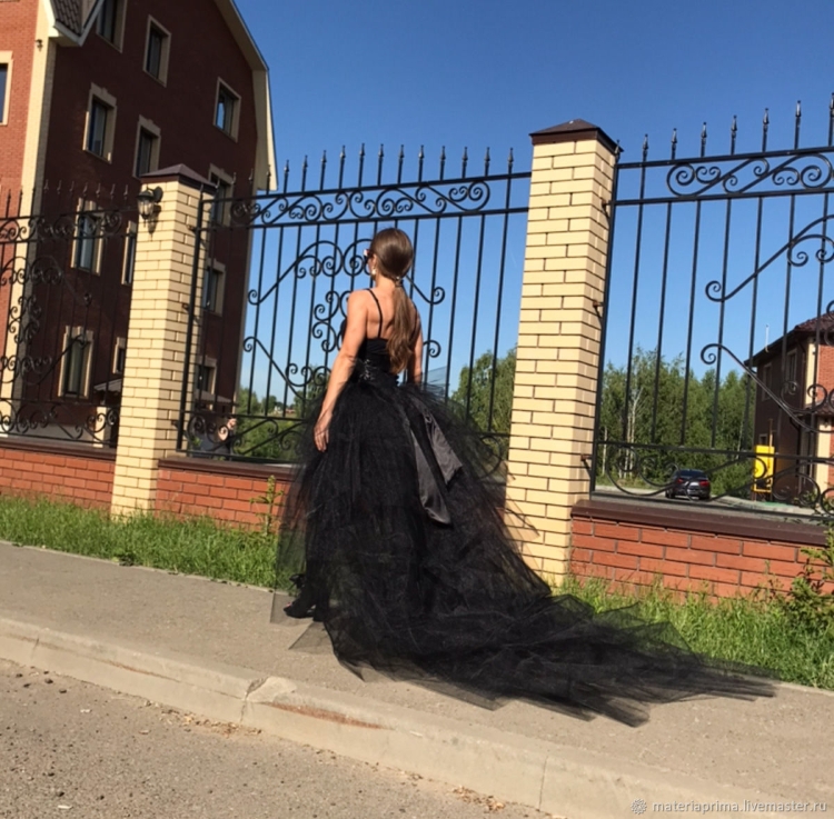 Юбка со шлейфом