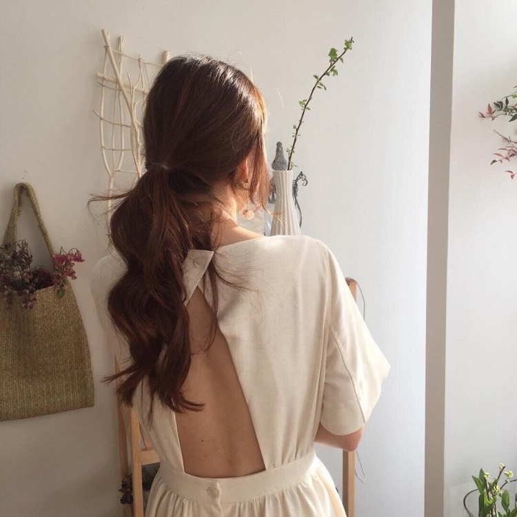 Девушка с каштановыми волосами Эстетика