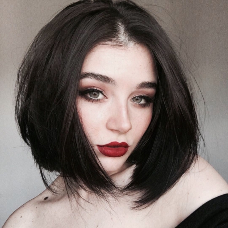 Каре черные волосы