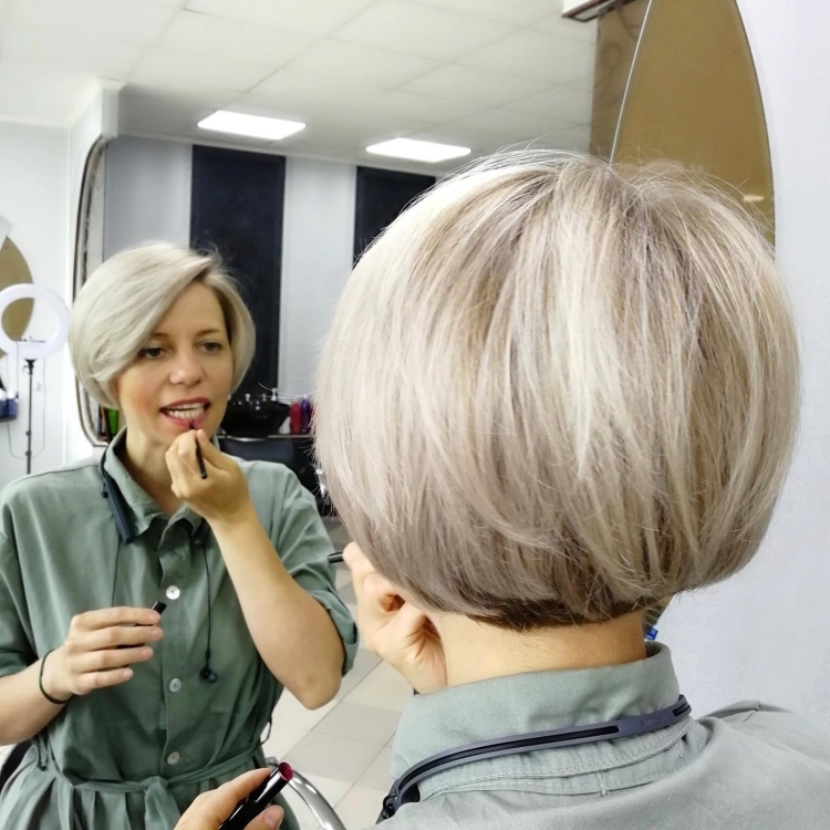 Стрижка в парикмахерской