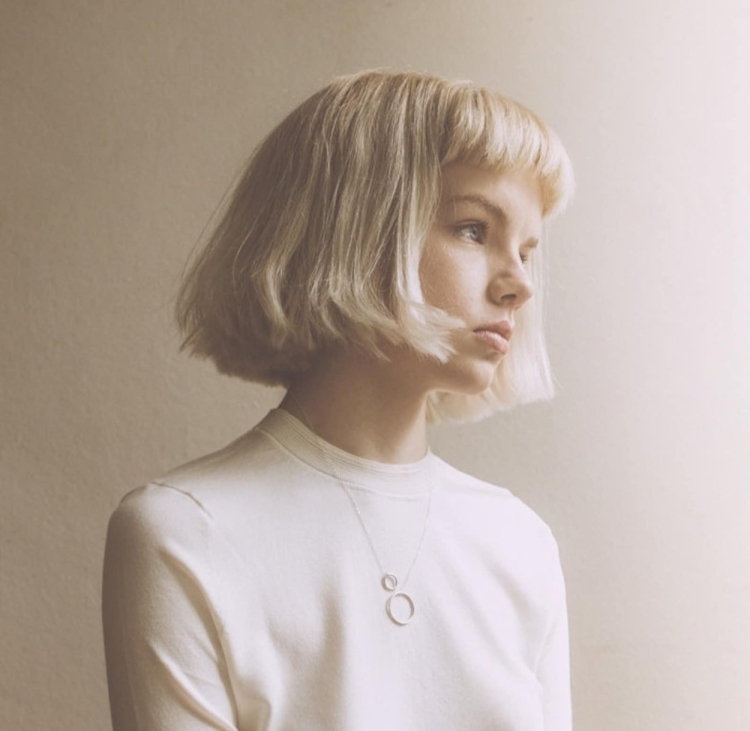 Короткие светлые волосы Эстетика