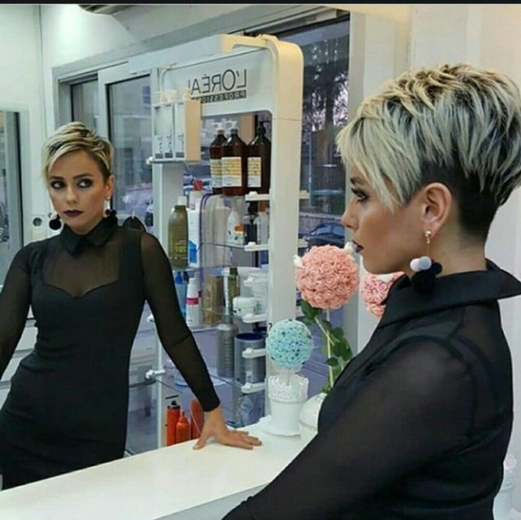 Юлия Костюшкина стрижка сзади