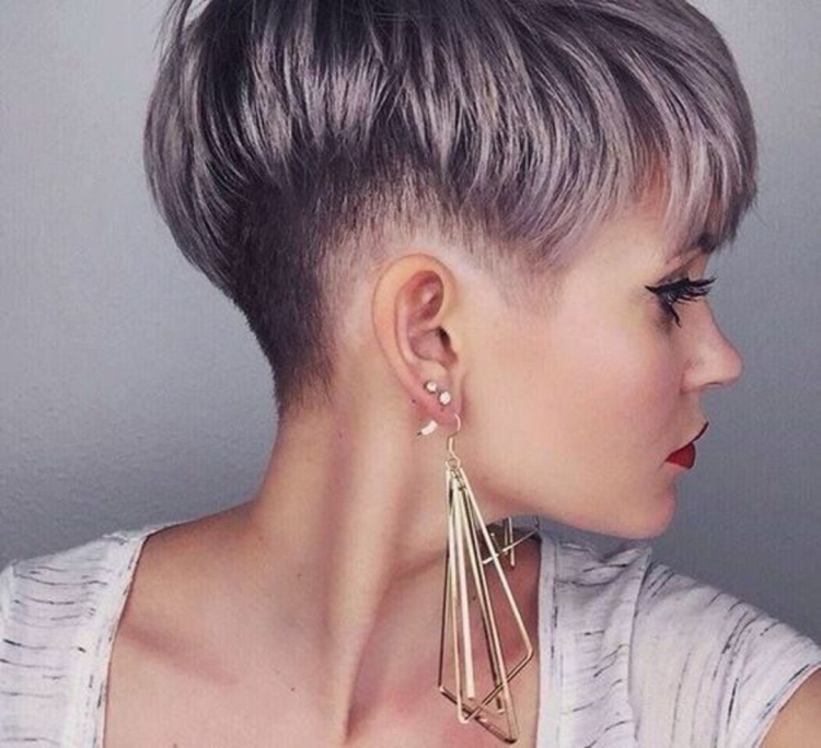 Модные стрижки 2022 женские Пикси
