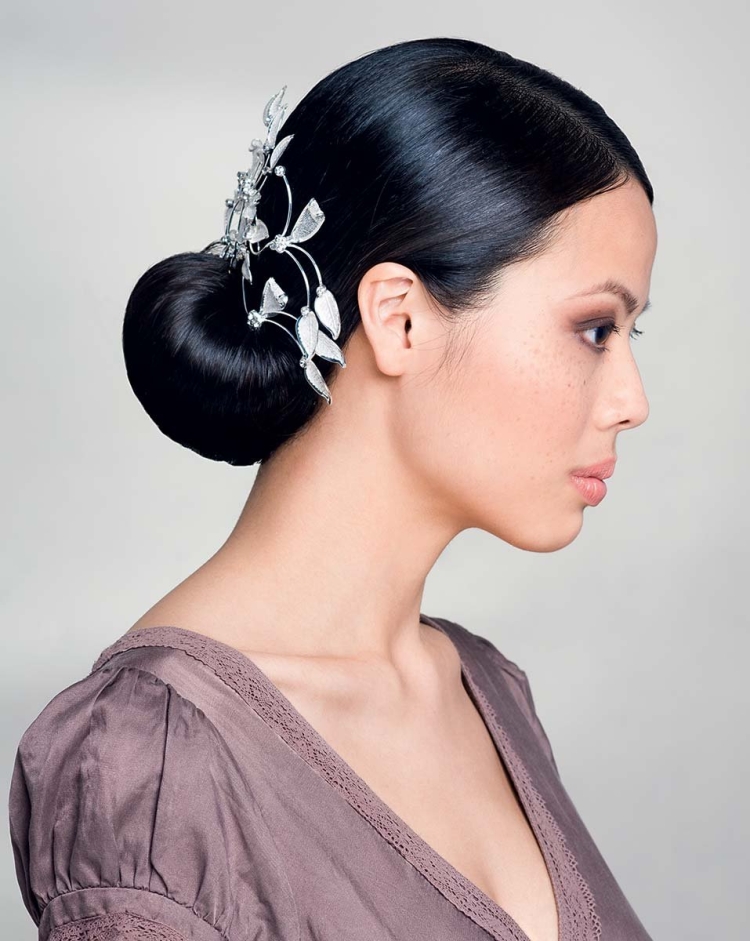 Гладкие прически на длинные волосы