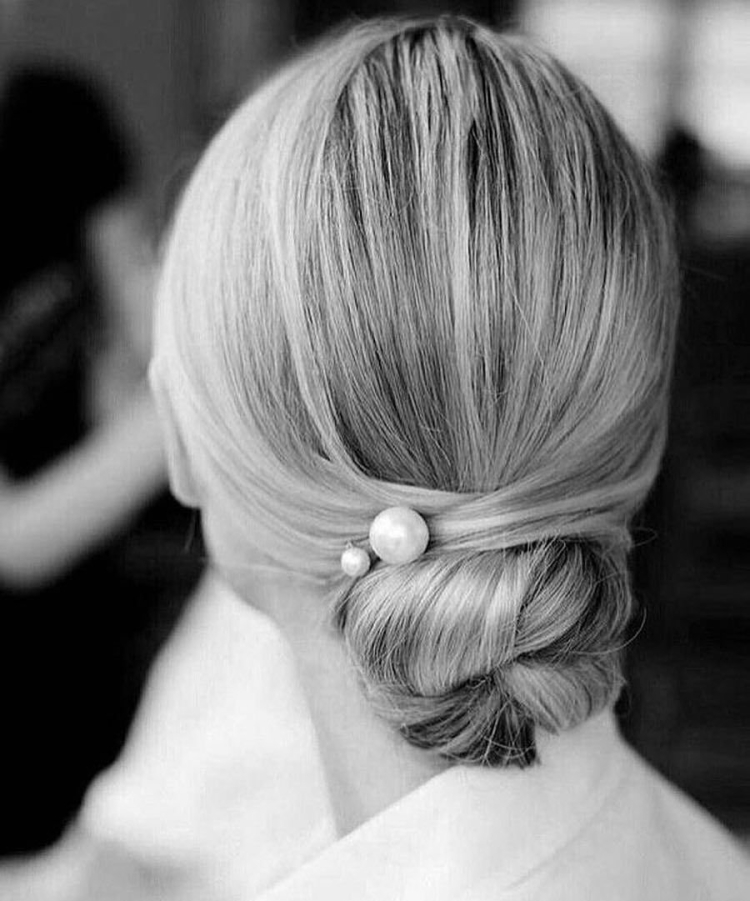 Строгие прически