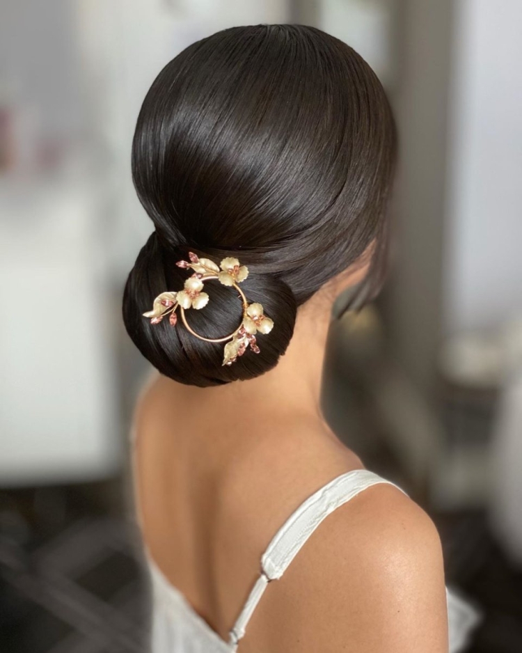 Гладкий свадебный пучок