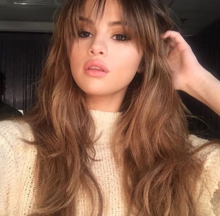 Селена Гомес с челкой