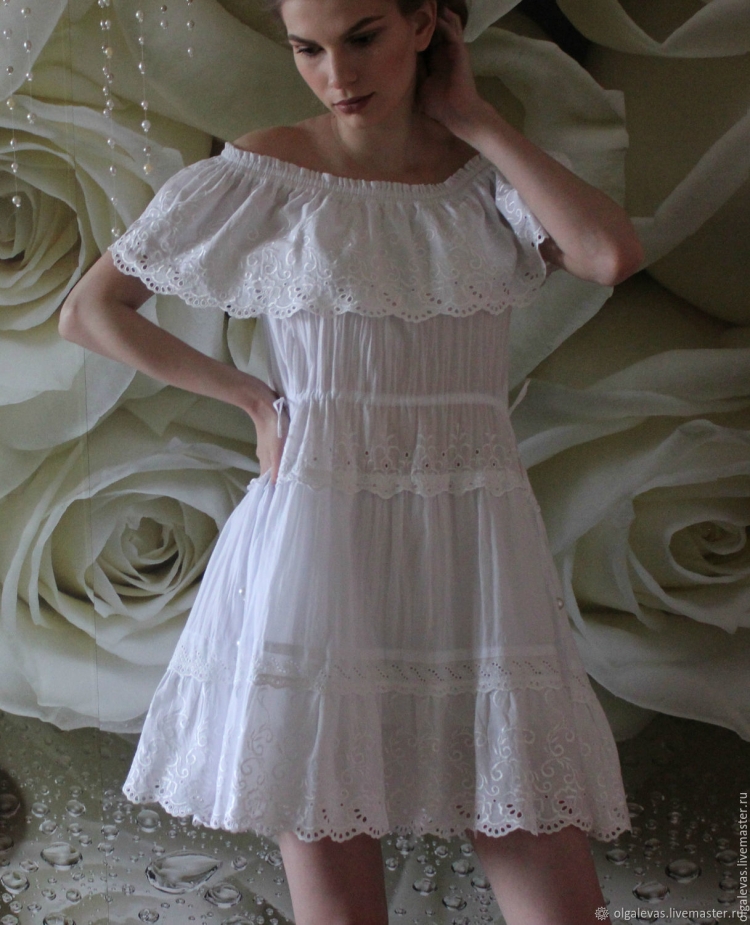 Белое летнее платье из Батиста с прошвой